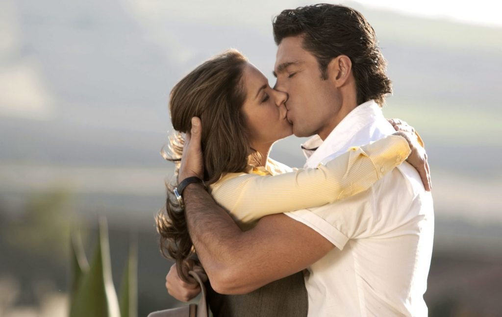 Lucero e Fernando Colunga em cena de A Dona (Divulgação: Televisa S.A.)