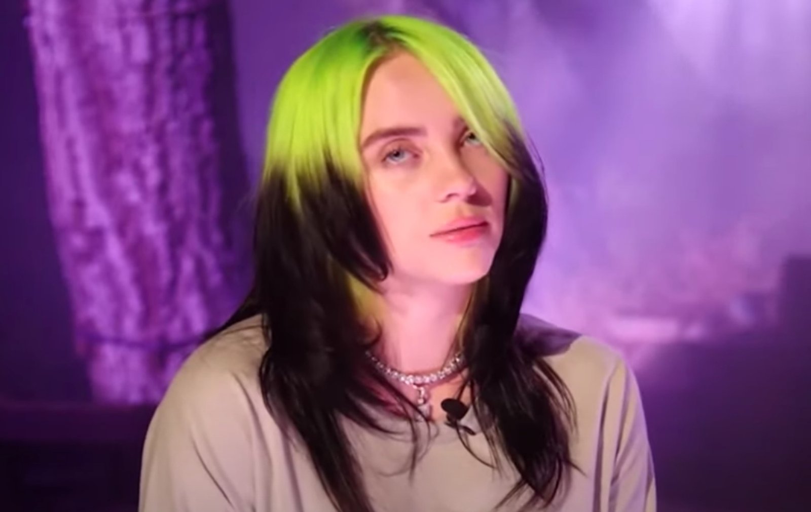 Billie Eilish manda shade à quem não está respeitando a quarentena