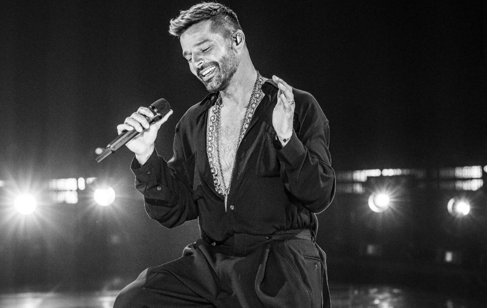 Ricky Martin em performance no grammy Latino (Reprodução: Univisión)