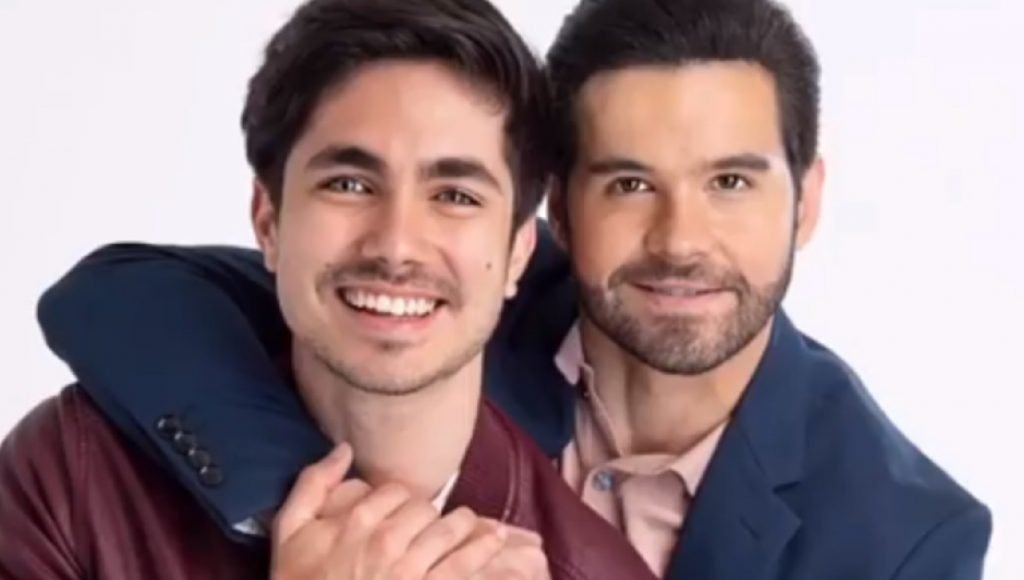Eleazar Gómez e Sian Chiong como Sebastián e Diego em La Mexicana y el Güero (Divulgação / Televisa)