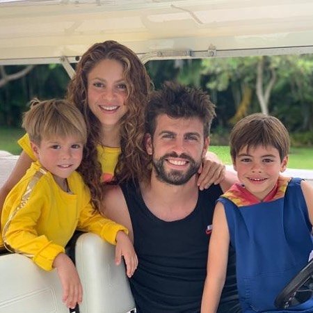 Shakira, Gerard Piqué e os filhos (Reprodução)