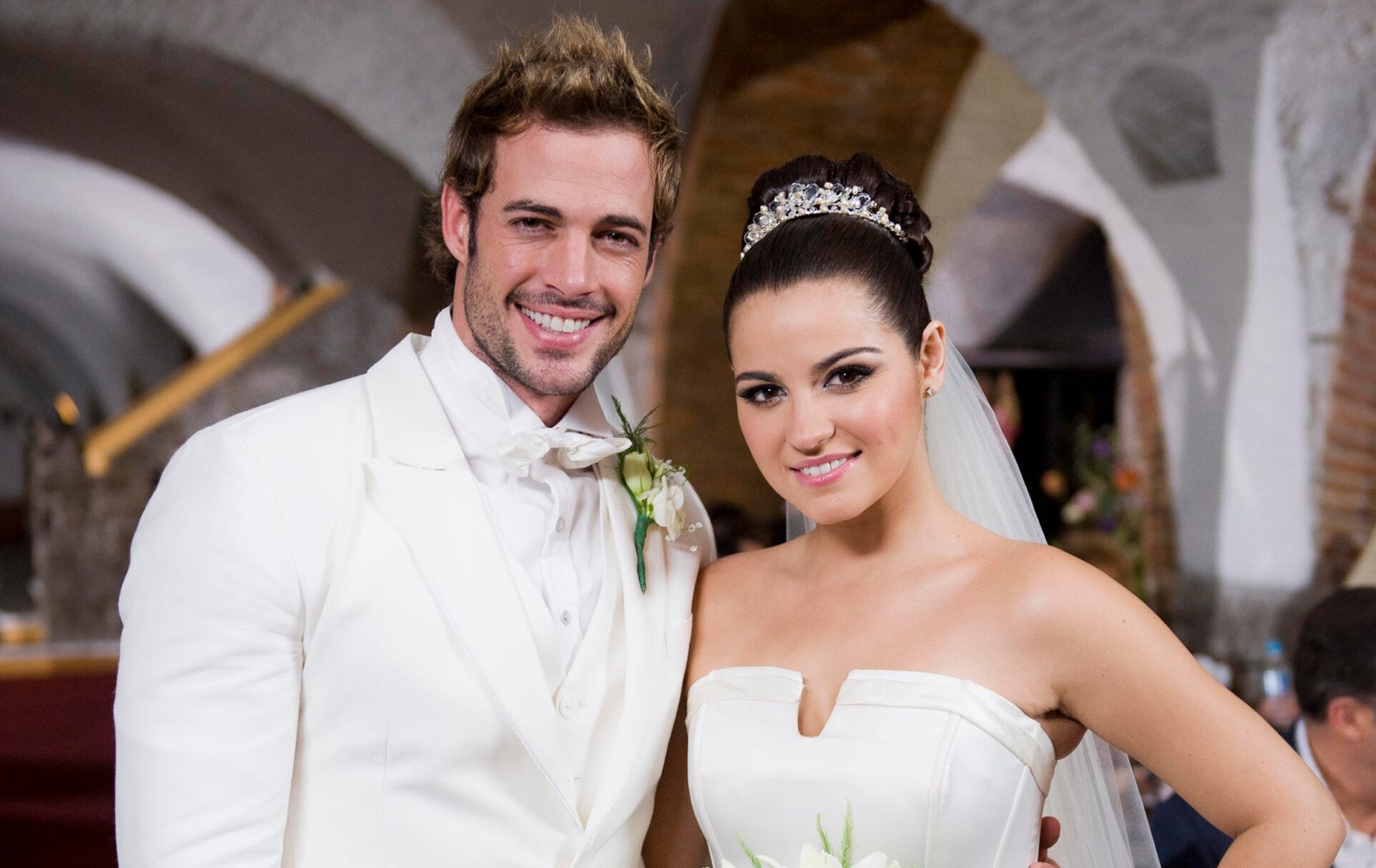 William Levy e Maite Perroni em Triunfo do Amor (Divulgação / SBT)